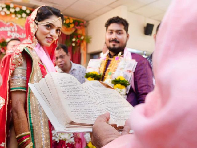 Sunny and Pooja's wedding in Mumbai, Maharashtra 19