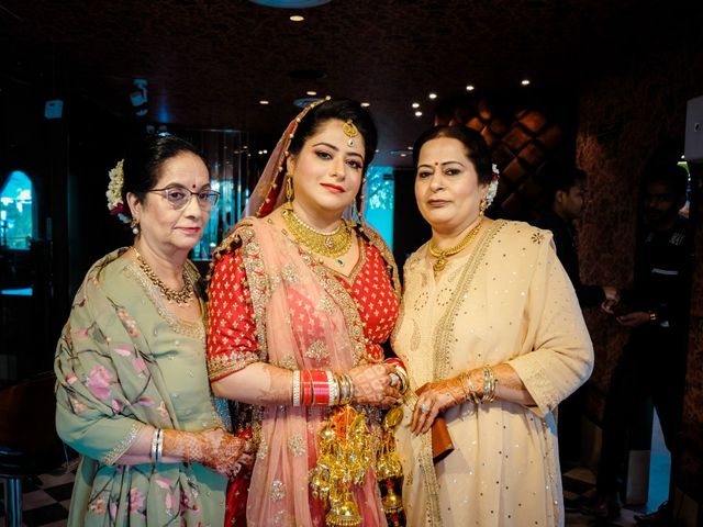 Vanita and Sukhvinder&apos;s wedding in West Delhi, Delhi NCR 43