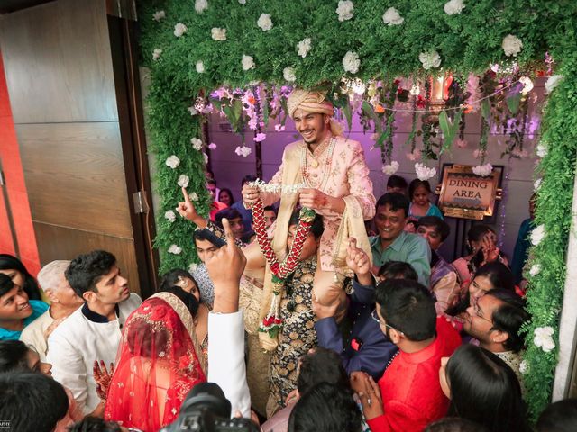 Rajvi and Himit&apos;s wedding in Mumbai, Maharashtra 21