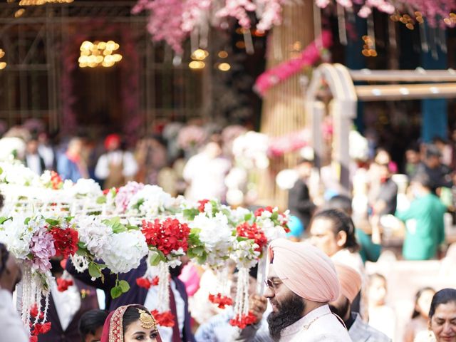 Gagandeep and Gurveen's wedding in Zirakpur, Chandigarh 4