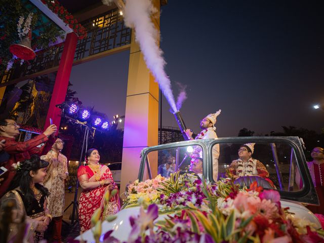 Sulagna and Aakashdeep&apos;s wedding in Kolkata, West Bengal 31