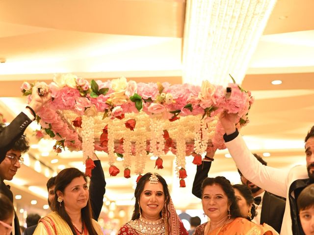 Kanika and Vikas&apos;s wedding in North Delhi, Delhi NCR 20