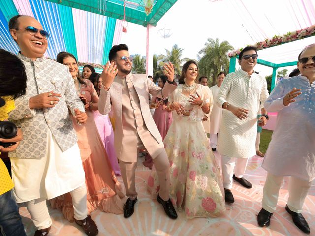 Kayshik and Hinal&apos;s wedding in Daman, Daman and Diu 28