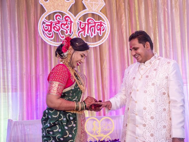 Juily and Pratik&apos;s wedding in Mumbai, Maharashtra 27