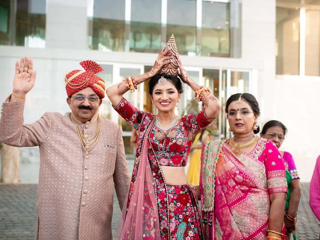 Parthvi and Shreyas&apos;s wedding in Mumbai, Maharashtra 53