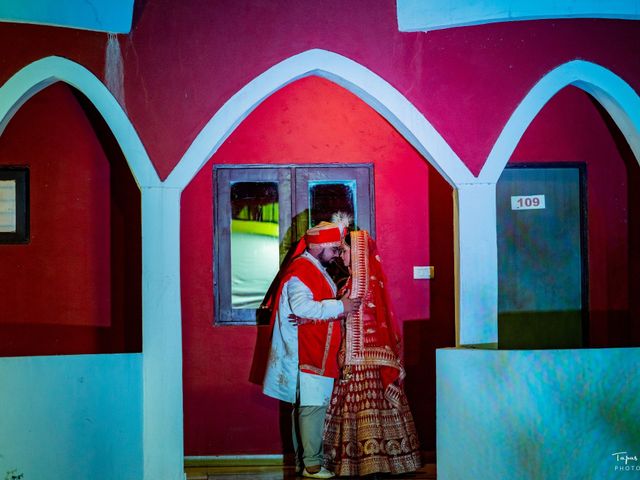 Bhoomi and Shivam&apos;s wedding in Vadodara, Gujarat 33