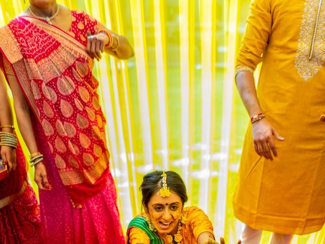 Bhumi and Sagar&apos;s wedding in Rajkot, Gujarat 18