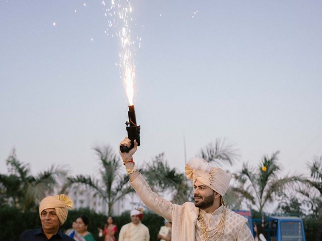 Gaurav and Pooja&apos;s wedding in Gandhinagar, Gujarat 67