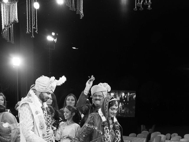 Gaurav and Pooja&apos;s wedding in Gandhinagar, Gujarat 119