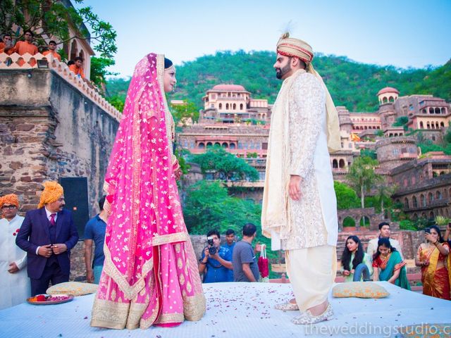 Sonali and Varun&apos;s wedding in Alwar, Rajasthan 29