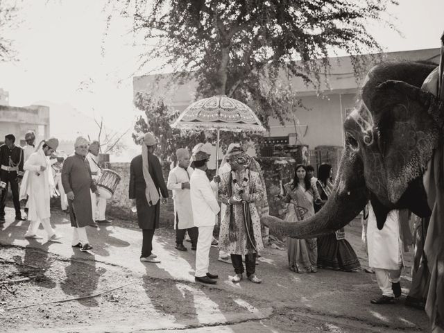 Aarti and Kishan&apos;s wedding in Udaipur, Rajasthan 23