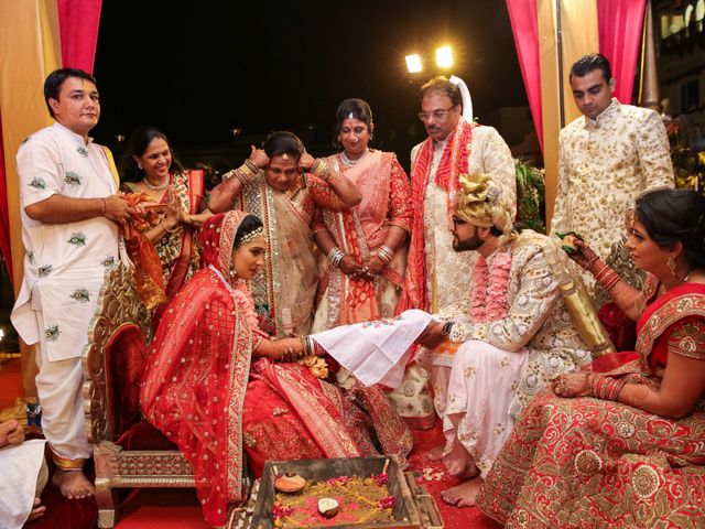 Priti and Rohan&apos;s wedding in Mumbai, Maharashtra 33