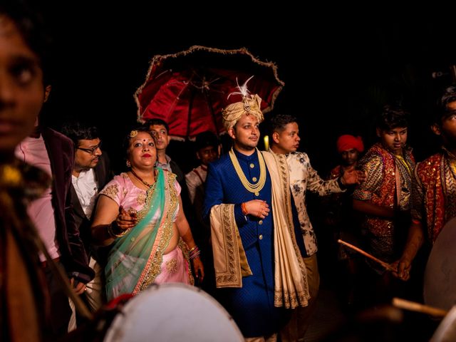 Shreya and Nikhil's wedding in Howrah, West Bengal 35