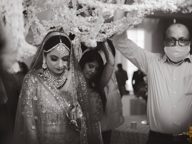 Ruchi and Deepak&apos;s wedding in Gurgaon, Delhi NCR 14