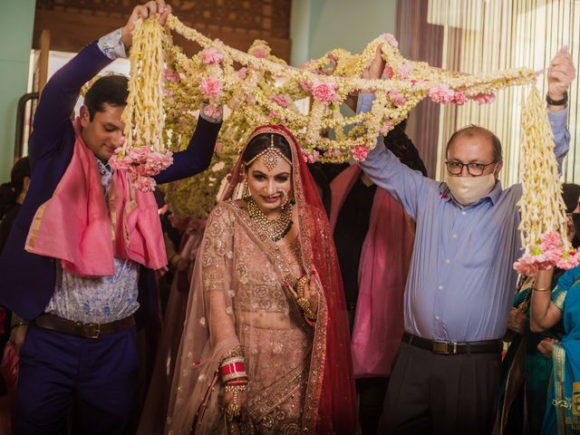 Ruchi and Deepak&apos;s wedding in Gurgaon, Delhi NCR 16