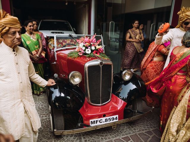 Hitechi and Jaynesh&apos;s wedding in Mumbai, Maharashtra 5