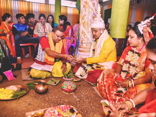 Abhimanyu and Ankita&apos;s wedding in Nagaon, Assam 78