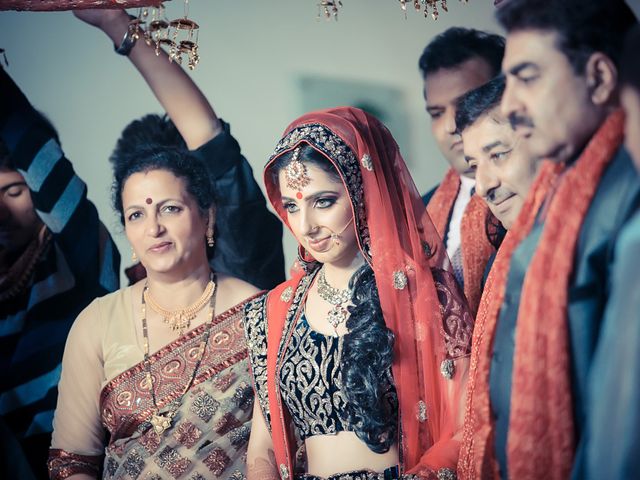 Sonika and Gaurav&apos;s wedding in Lucknow, Uttar Pradesh 27