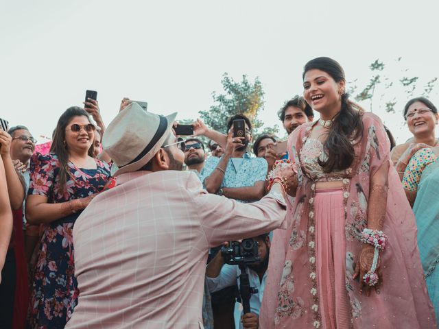 Abha and Akshay&apos;s wedding in Raigad, Maharashtra 18