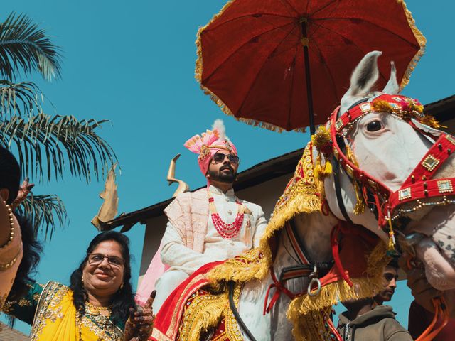 Abha and Akshay&apos;s wedding in Raigad, Maharashtra 42