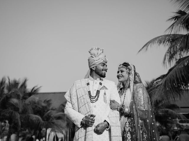 Abha and Akshay&apos;s wedding in Raigad, Maharashtra 54