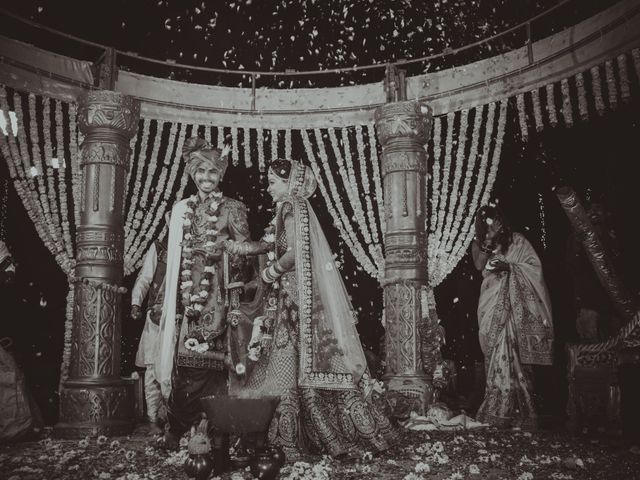 Pankaj and Heena's wedding in Vadodara, Gujarat 18