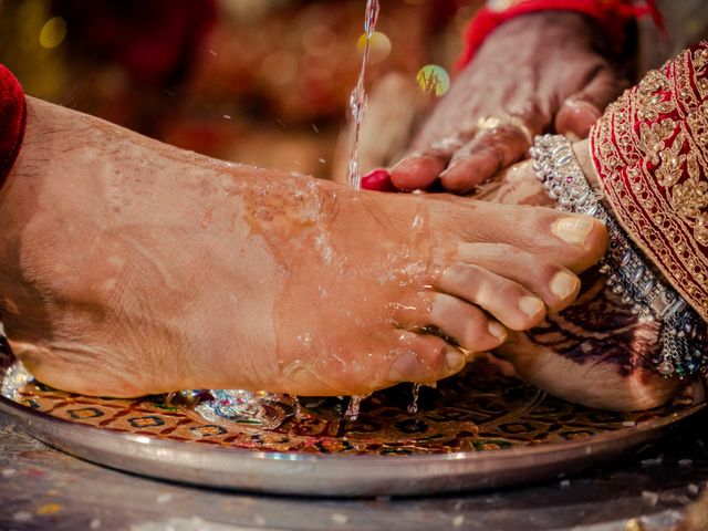 Pankaj and Heena's wedding in Vadodara, Gujarat 24