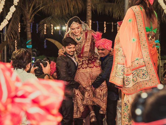 Pankaj and Heena's wedding in Vadodara, Gujarat 28