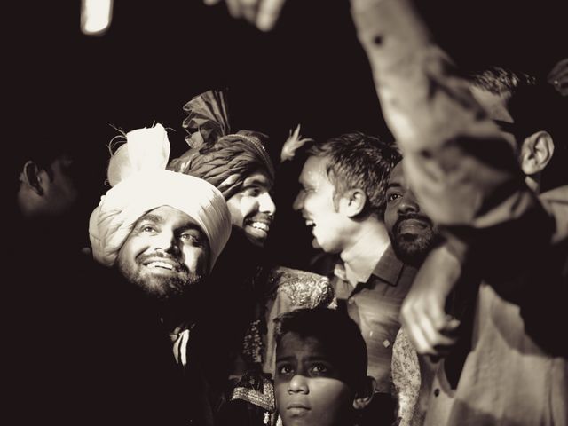 Pankaj and Heena's wedding in Vadodara, Gujarat 31