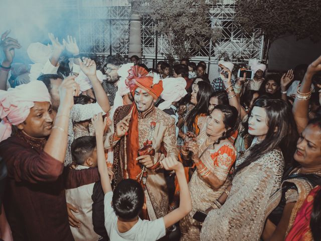 Pankaj and Heena's wedding in Vadodara, Gujarat 32