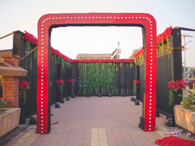 Nilisha and Rahul's wedding in Surat, Gujarat 12