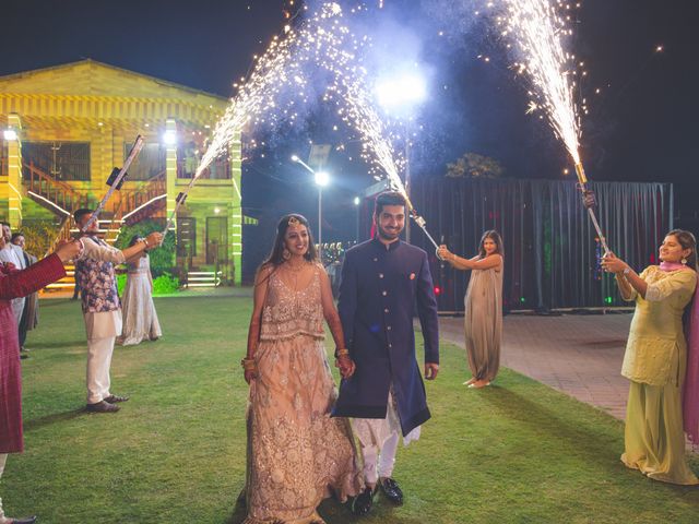 Nilisha and Rahul's wedding in Surat, Gujarat 15