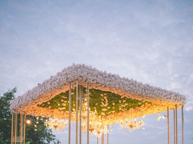 Nilisha and Rahul's wedding in Surat, Gujarat 25