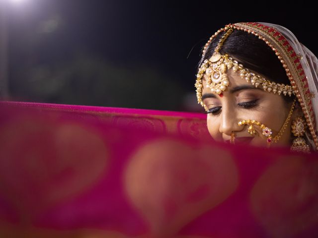 Urmi and Hitesh&apos;s wedding in Bharuch, Gujarat 30