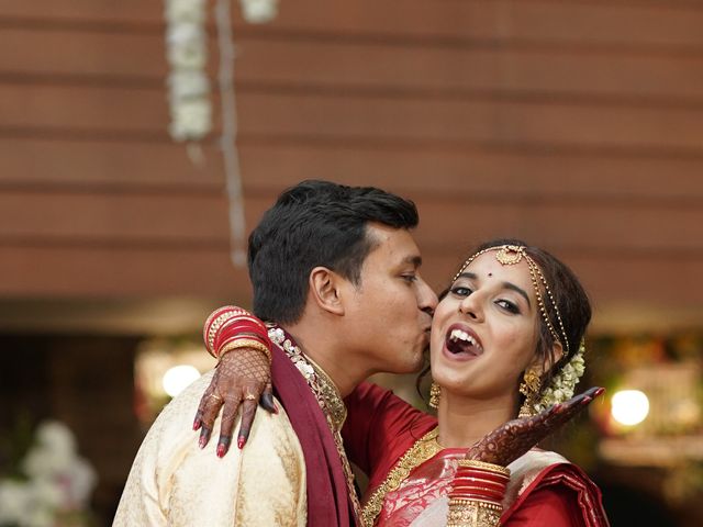 Sonia and Sarang&apos;s wedding in Mumbai, Maharashtra 27