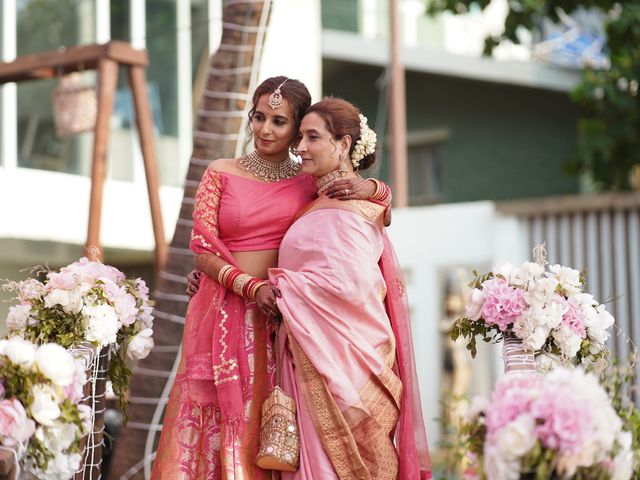 Sonia and Sarang&apos;s wedding in Mumbai, Maharashtra 105