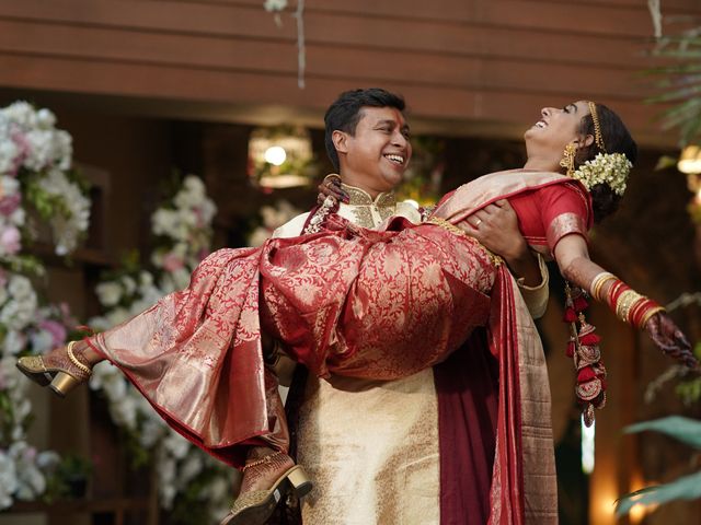 Sonia and Sarang&apos;s wedding in Mumbai, Maharashtra 115