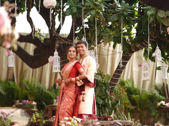 Sonia and Sarang&apos;s wedding in Mumbai, Maharashtra 158