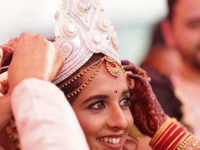 Sonia and Sarang&apos;s wedding in Mumbai, Maharashtra 172