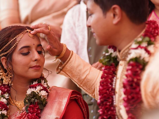 Sonia and Sarang&apos;s wedding in Mumbai, Maharashtra 195