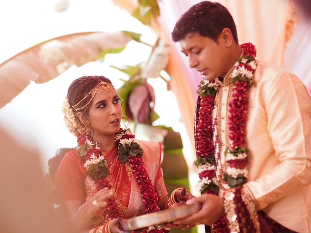 Sonia and Sarang&apos;s wedding in Mumbai, Maharashtra 211