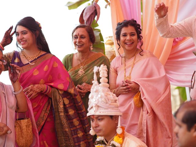 Sonia and Sarang&apos;s wedding in Mumbai, Maharashtra 308