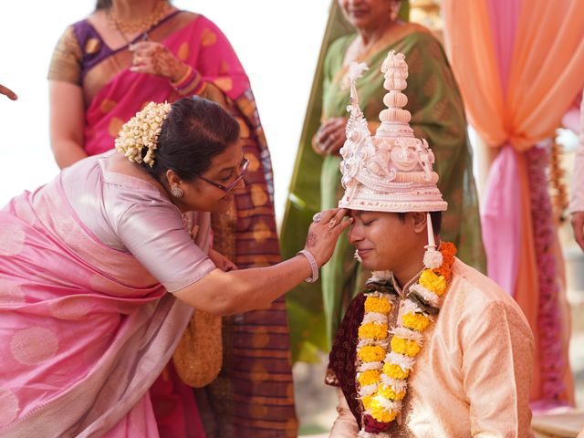 Sonia and Sarang&apos;s wedding in Mumbai, Maharashtra 311