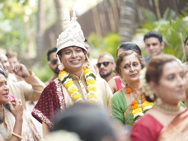 Sonia and Sarang&apos;s wedding in Mumbai, Maharashtra 345