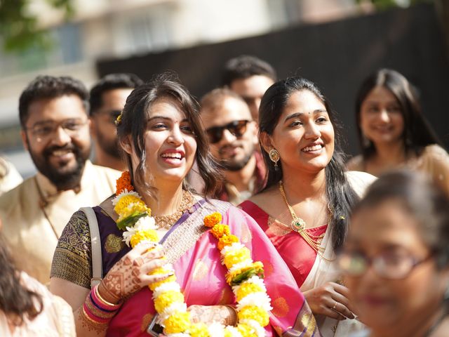 Sonia and Sarang&apos;s wedding in Mumbai, Maharashtra 347