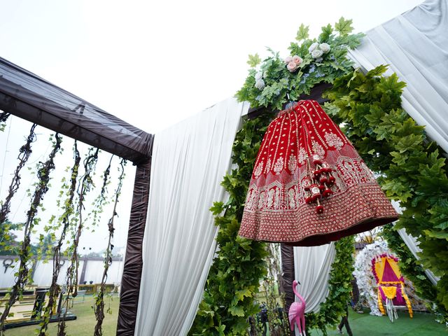 Devyani and Vaibhav&apos;s wedding in Bhopal, Madhya Pradesh 14