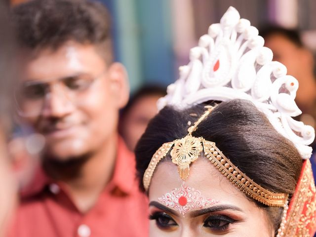 Aritra and Aritraa&apos;s wedding in Howrah, West Bengal 9