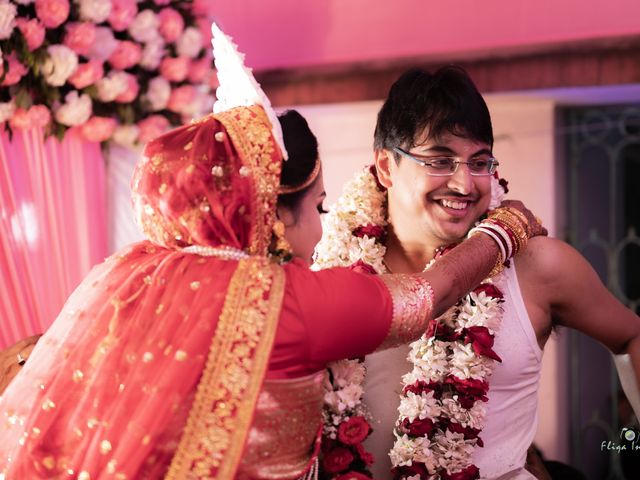 Aritra and Aritraa&apos;s wedding in Howrah, West Bengal 10