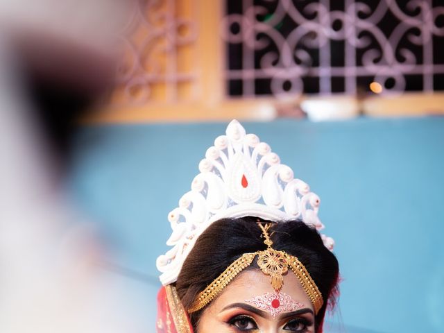 Aritra and Aritraa&apos;s wedding in Howrah, West Bengal 12