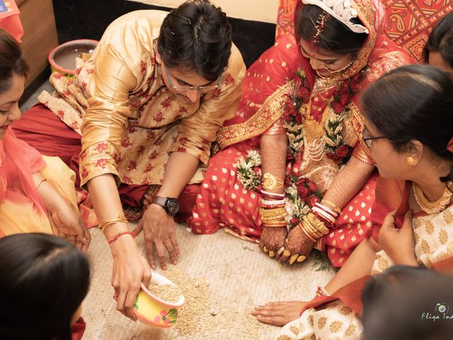 Aritra and Aritraa&apos;s wedding in Howrah, West Bengal 15